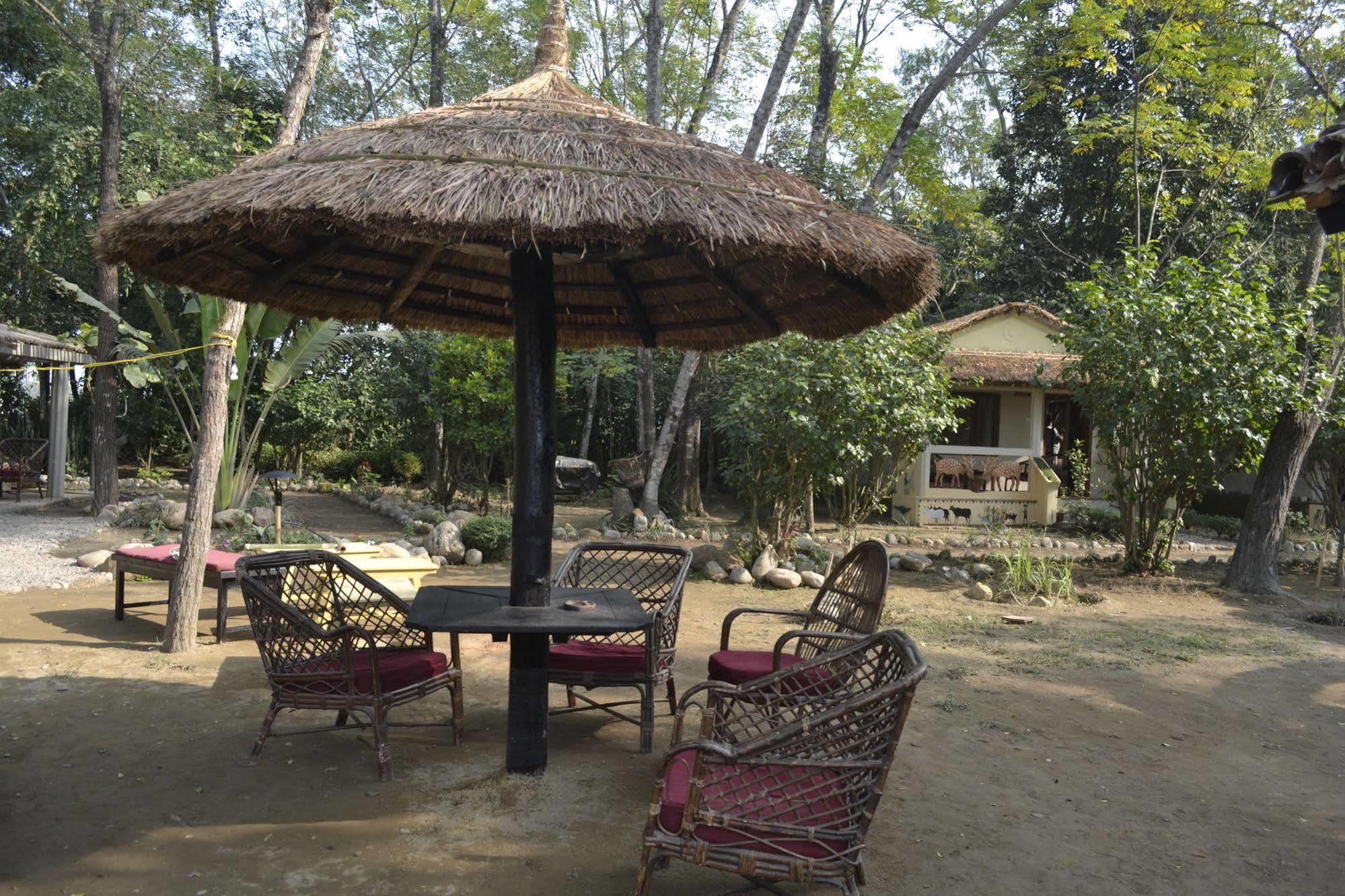 Machan Country Villa Kumarwarti Exteriör bild